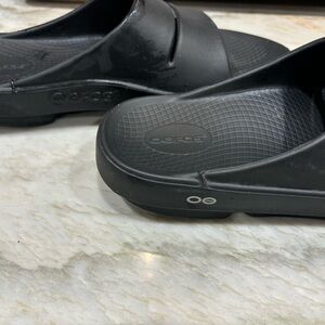Oofos Unisex Slide Sandals